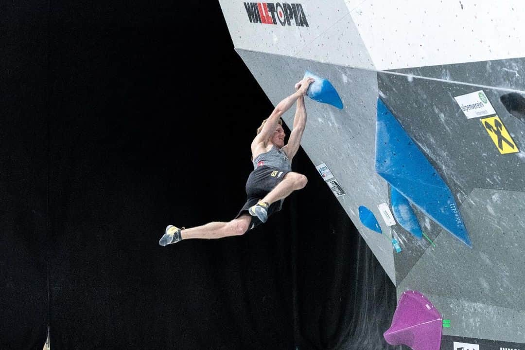 ヤコブ・シューベルトさんのインスタグラム写真 - (ヤコブ・シューベルトInstagram)「Kicked off the second event of the Austrian Climbing Summer Series in a perfect way sending all Boulders and leading the field after Qualification. Semis tomorrow morning! 💪 • Photo by KVÖ/ @ansichtssache.photography • #climbingcompetition #bouldering #psyched #myinnsbruck @mammut_swiss1862 @raiffeisen @innsbrucktourism @lasportivagram @heeressportzentrum @gloryfy @thecrag_worldwide @sporthilfe.at」7月16日 3時27分 - jakob.schubert