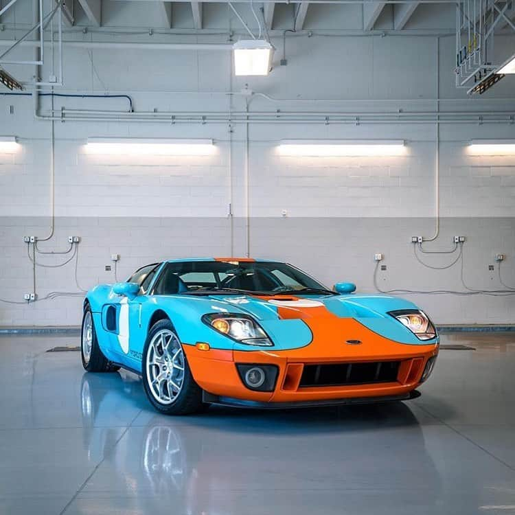 Amazing Carsのインスタグラム：「This gulf GT😍  Photo via: @sthompson   Second page: @M85Media  Other page: @StancedAutohaus  #AmazingCars247」