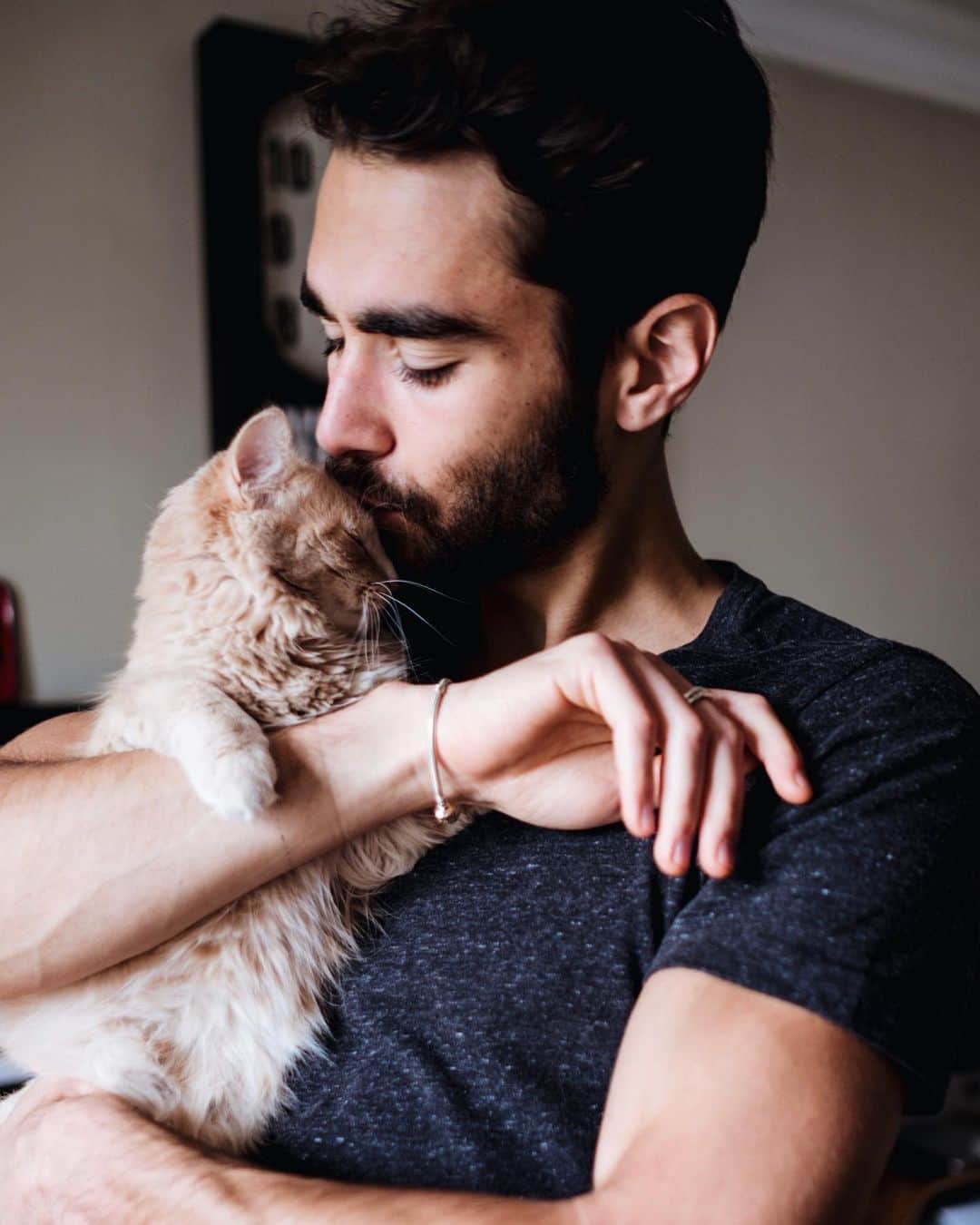 NICOLAS SIMOESのインスタグラム：「Finally reunited 😸」