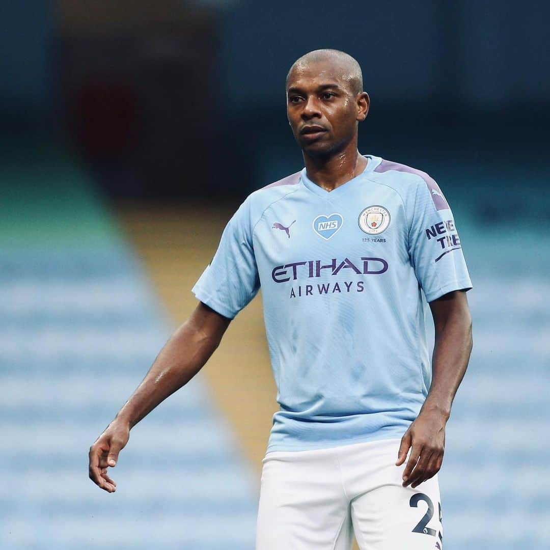 フェルナンジーニョさんのインスタグラム写真 - (フェルナンジーニョInstagram)「Another good result. 💪🏾 Now it’s time to get some rest and get ready for saturday’s challenge. Keep pushing 🏃🏾🙌🏾 #cmoncity」7月16日 4時31分 - fernandinho