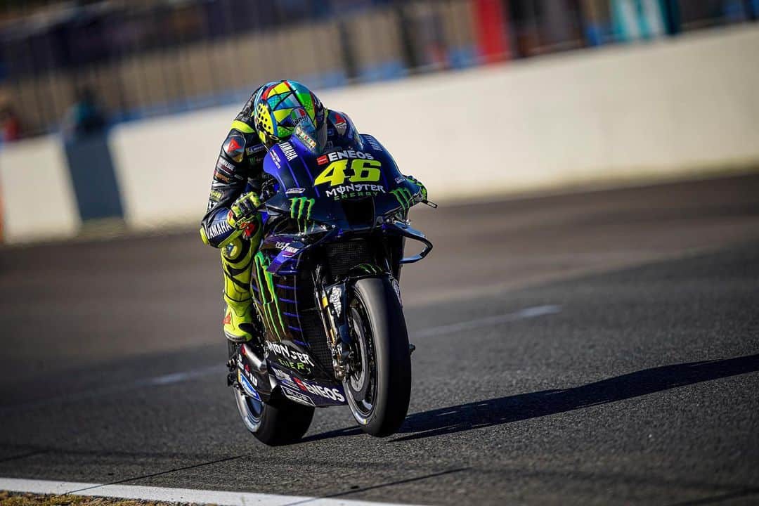 のインスタグラム：「It feels so good to be back! 🤩So good, in fact, that @valeyellow46 has decided to share that he will most likely be staying in @motogp in 2021 💪 . . #MonsterYamaha  #MotoGP  #MotoGPisBack  #SpanishGP  #JerezTest」
