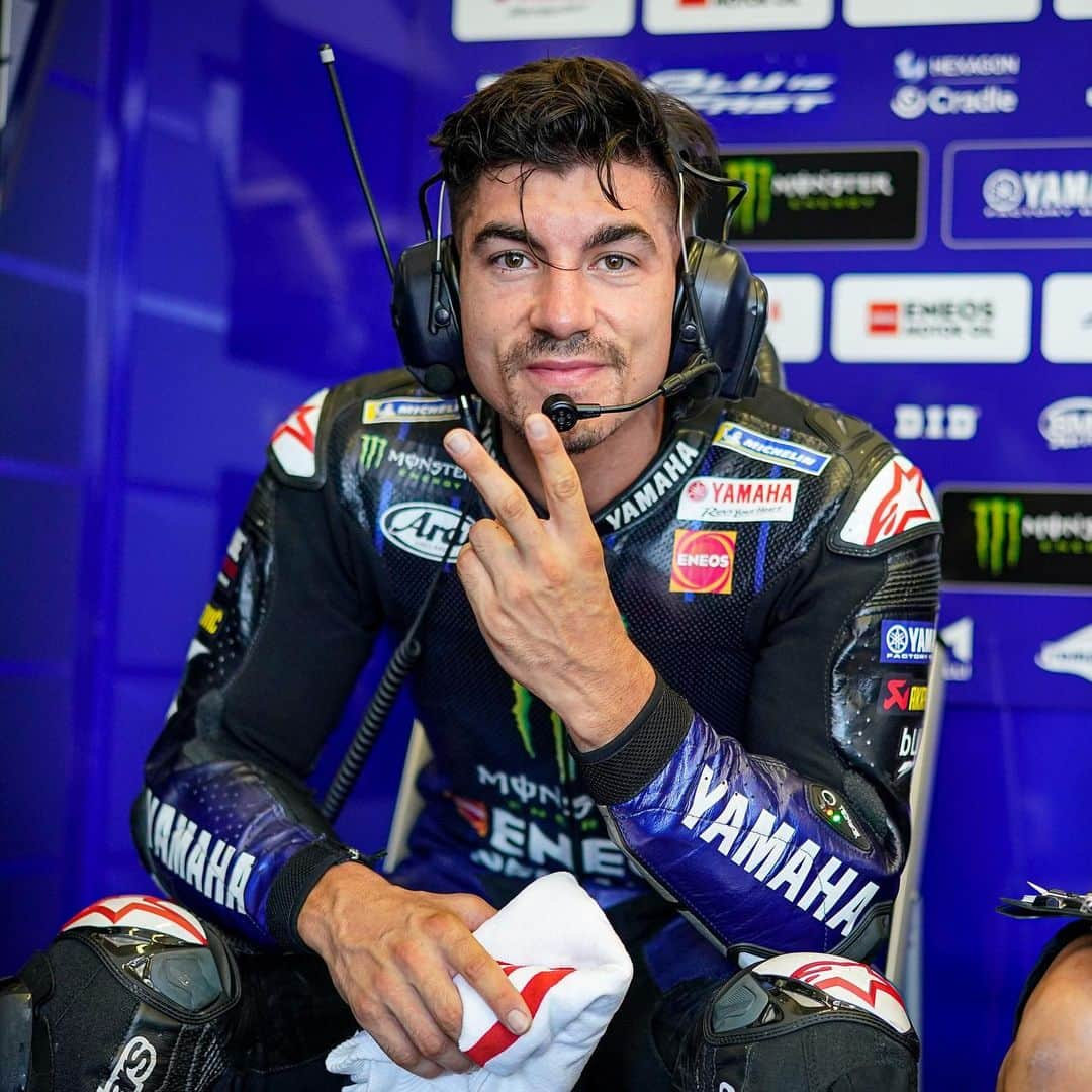 YamahaMotoGPさんのインスタグラム写真 - (YamahaMotoGPInstagram)「Someone is a happy camper ✌️😁 . . #MonsterYamaha  #MotoGP  #MotoGPisBack  #SpanishGP  #JerezTest」7月16日 4時36分 - yamahamotogp