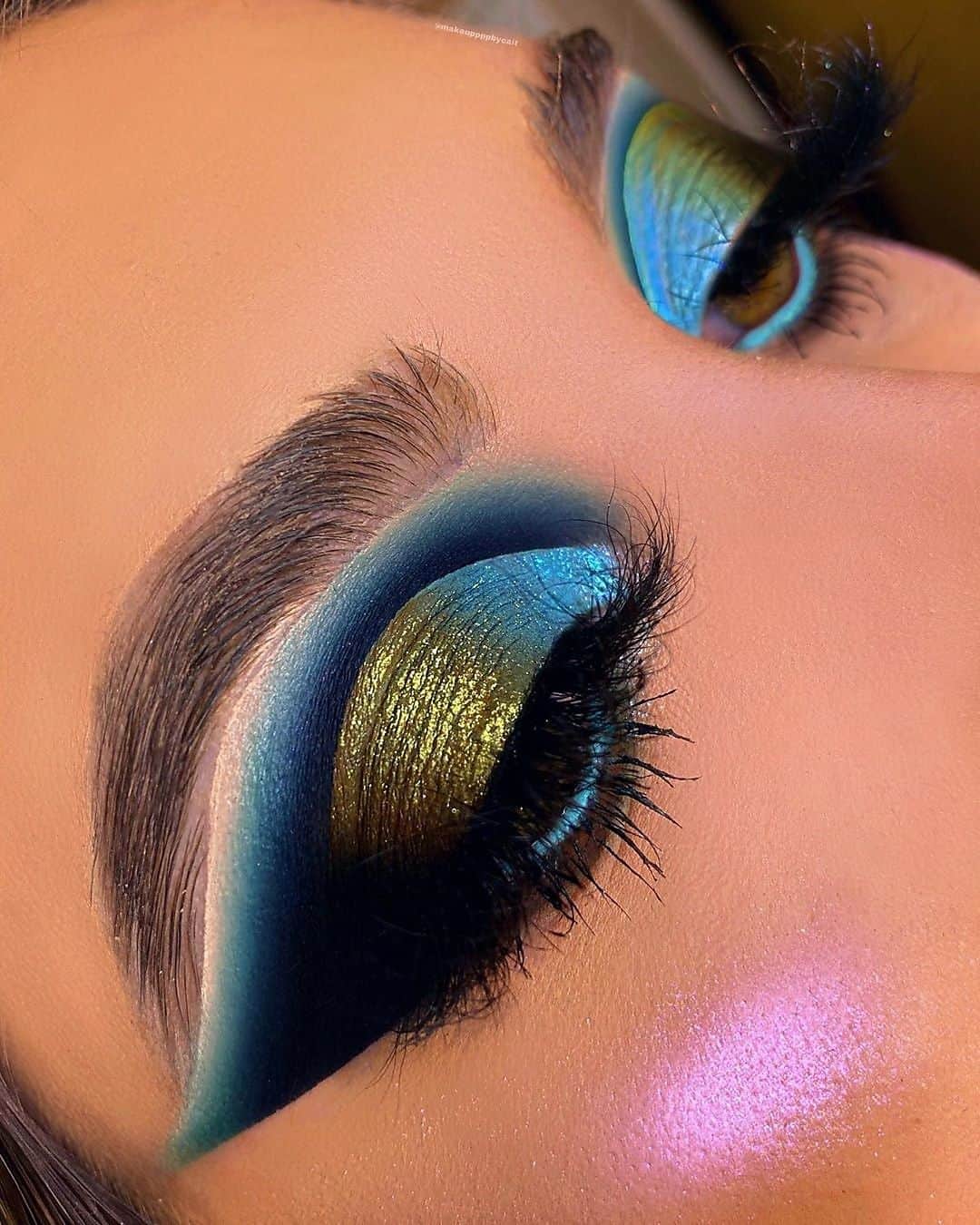NYX Cosmeticsさんのインスタグラム写真 - (NYX CosmeticsInstagram)「@makeuppppbycait slays this bold cut crease using our new EPIC WEAR LINER STICKS in 'Intense Teal' 🔹✨ • #nyxcosmetics #nyxprofessionalmakeup #crueltyfreebeauty」7月16日 4時59分 - nyxcosmetics