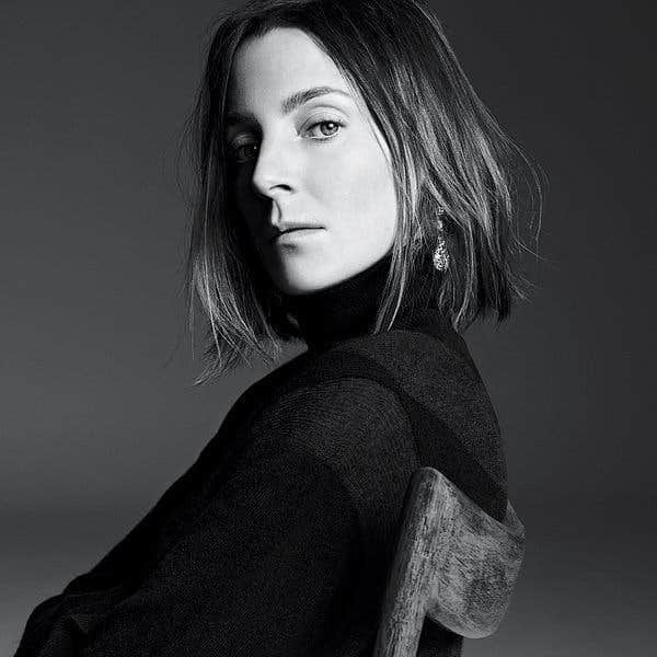 ボビー・ブラウンのインスタグラム：「I’ve always loved this photo. This is so my aesthetic Would love to credit hair and makeup if anyone knows #phoebephilo photo by @karimsadli  styled by #joemckenna」