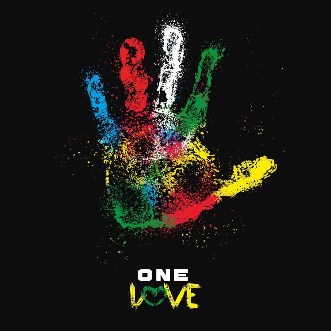 ボブ・マーリーさんのインスタグラム写真 - (ボブ・マーリーInstagram)「Single art 🎨 for the newly-reimagined version of "ONE L-💛-V-E", coming this Friday (July 17) in support of @unicef's coronavirus response efforts! #OneLoveOneHeart #bobmarley75⠀⁣⁣⁣⁣⁣ ⠀⁣⁣⁣⁣⁣ The artwork is a collaboration between one of our students @ghettoyouthsfoundation’s Cornerstone Learning Center in Trench Town, Jamaica & New York City-based artist @iamjamelrobinson. The artwork digitization is by London-based Graphic Designer and Illustrator from the Canary Islands @malditomono. Swipe 👈🏽 to see how this beautiful new visual was created by combining the two original paintings. ⠀⁣⁣⁣⁣⁣ ⠀⁣⁣⁣⁣⁣ @oneloveoneheart2020 @amplified.records @tuffgonginternational」7月16日 5時35分 - bobmarley