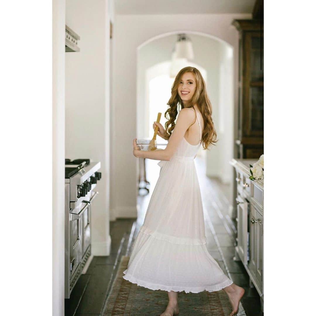 アシュリン・ピアースのインスタグラム：「“Find joy in discovering what makes your soul happy.” ✨  Photography by: @laceandlocks  For: @shopmorninglavender  #AshlynPearce #MorningLavender #Summer #Actress #Model #Modeling #Fashion  #FashionPhotography #Editorial #LookBook #Photography #BestPhoto #SpeakYourself #LoveYourself #RedHeads #Beauty #Love #FearlessFemales #SantaFe #California #Flowers #Clothing #Feminine #GorgeousGirl #LongHair #Pretty #Timeless #Art #Goals #SummerVibes」