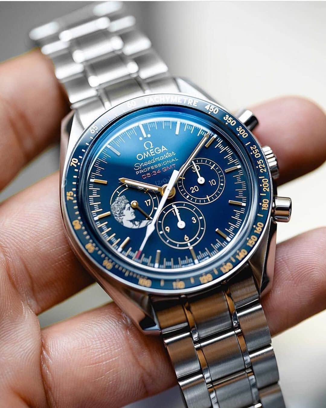 Daily Watchさんのインスタグラム写真 - (Daily WatchInstagram)「The limited edition Omega Speedmaster Apollo XVII 45th Anniversary. Photo by @omegasmp」7月16日 6時34分 - dailywatch