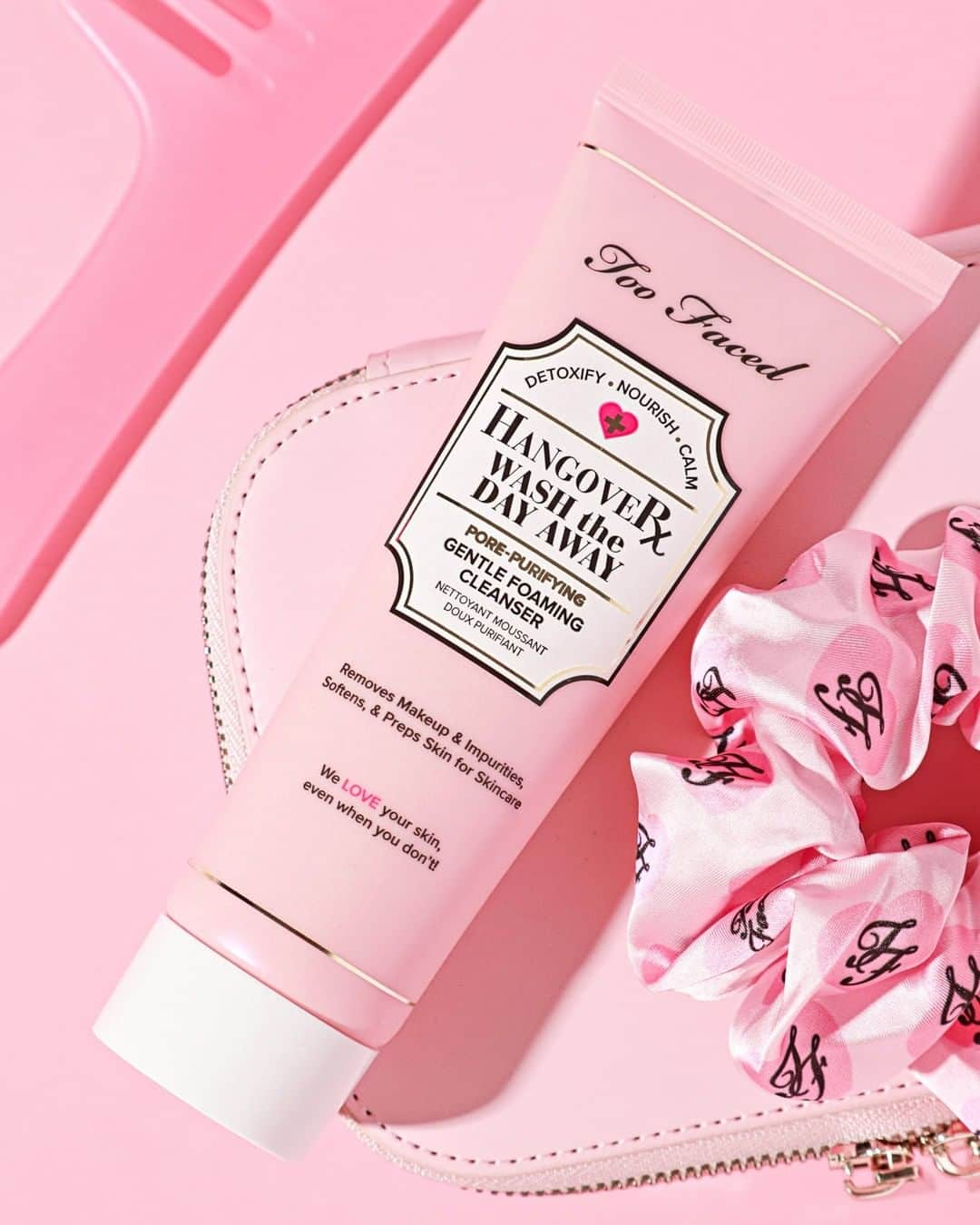 Too Facedさんのインスタグラム写真 - (Too FacedInstagram)「Energize your skin with a refreshing blend of fruit extracts. 💖 Our Hangover Wash the Day Away Cleanser removes makeup & impurities, softens, and preps skin for skincare. Available @ultabeauty. #tfhangover #toofaced」7月16日 6時35分 - toofaced