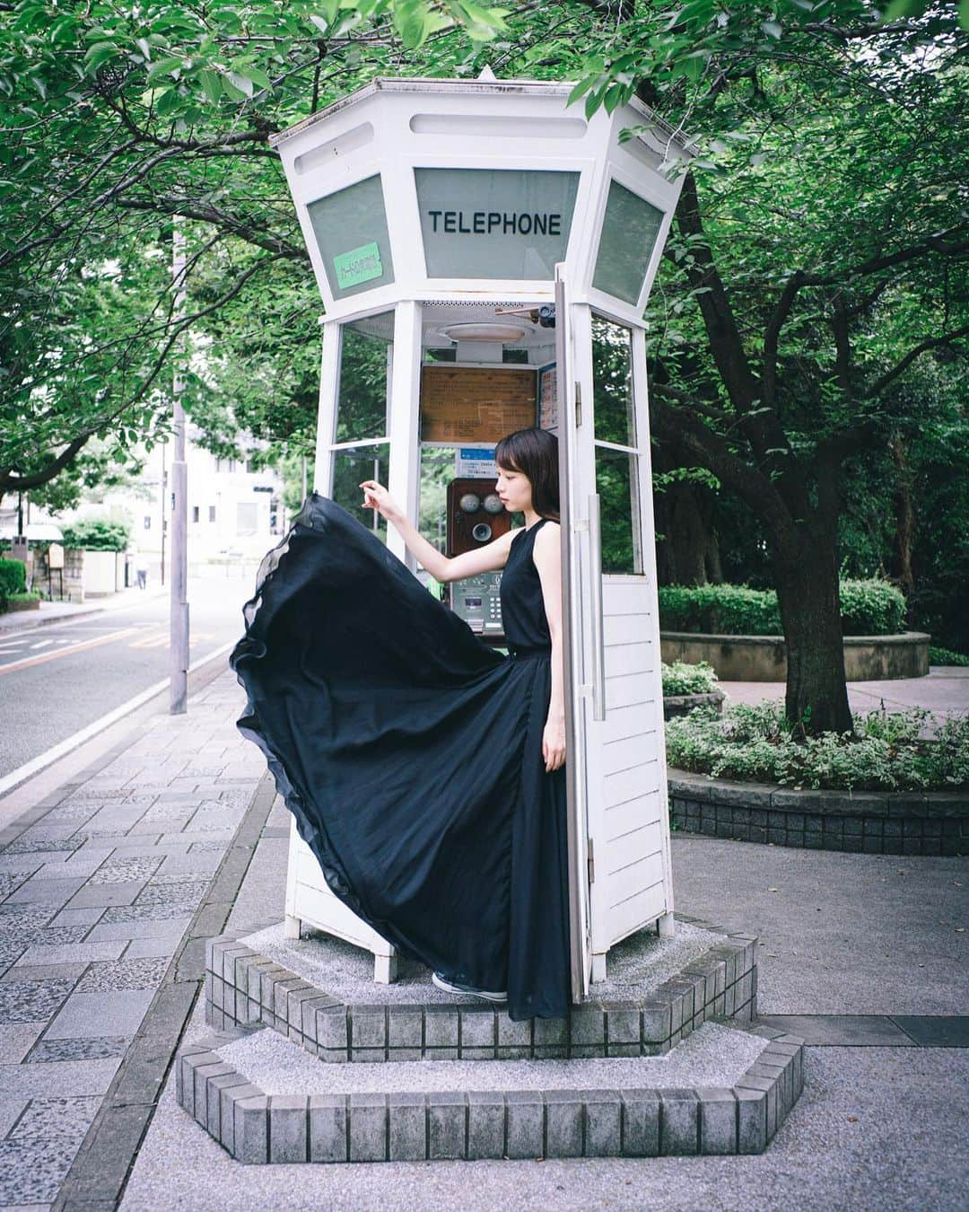 kenta_soyoungさんのインスタグラム写真 - (kenta_soyoungInstagram)「Black dress in yokohama. . . . . #例の電話ボックス . . . . model: @sayo_nishida」7月16日 7時39分 - kenta_soyoung