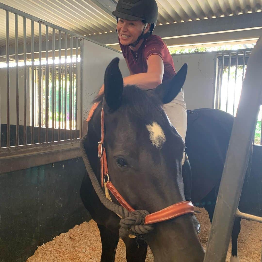 のインスタグラム：「horsing around....on national #ilovehorsesday」