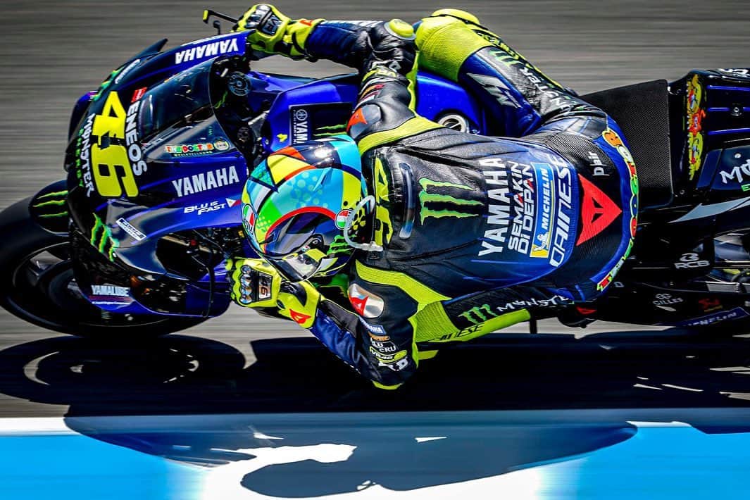 バレンティーノ・ロッシのインスタグラム：「Qualcuno ha già scritto che tornare in moto è stata una libidine? Jerez Test,day1 📸 @falex79 @gigisoldano」