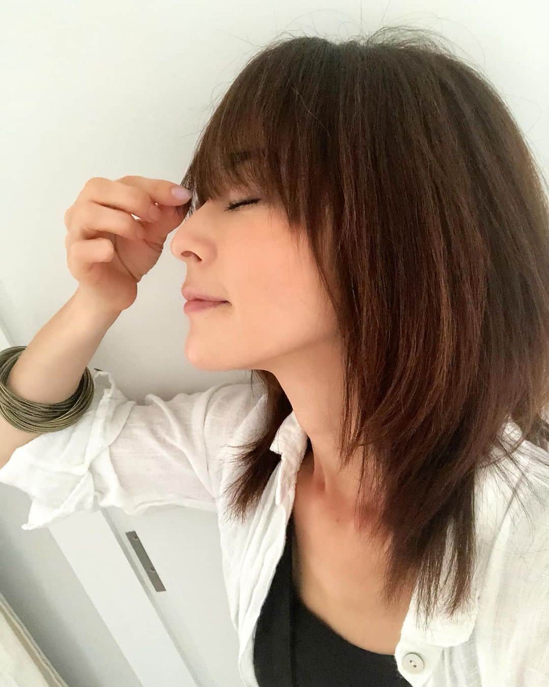 松井美緒さんのインスタグラム写真 - (松井美緒Instagram)「…前髪伸びたなぁ . . . いつも @ohnoyoshiro くんにカットしてもらってるよ😊 . . . . . #ひとりごと」7月16日 9時03分 - mio.matsui