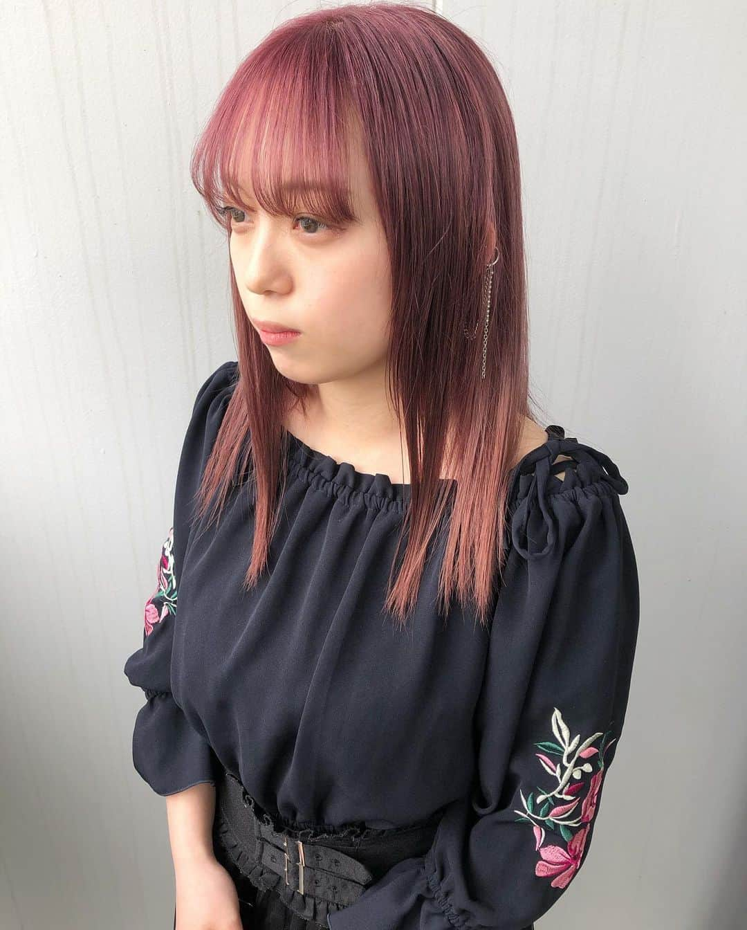 武原 大知 ヘアアレンジさんのインスタグラム写真 - (武原 大知 ヘアアレンジInstagram)「色抜けも可愛いpink violet🍬 . ピンクバイオレット . #ヘアアレンジ#ヘアセット#hair#hairset#hairarrange#hairstyle#ヘアアレンジ簡単#札幌美容室#アドミオカラー#ファッション#札幌#ヘアアレンジやり方#ヘアアレンジ解説#簡単ヘアアレンジ#ウェディング#데일리룩#스타일링#일본#헤어스타일#发型#サロンモデル#撮影#結婚式アレンジ#locari#ロカリヘアアレンジ」7月16日 9時37分 - qp.daichi.qp