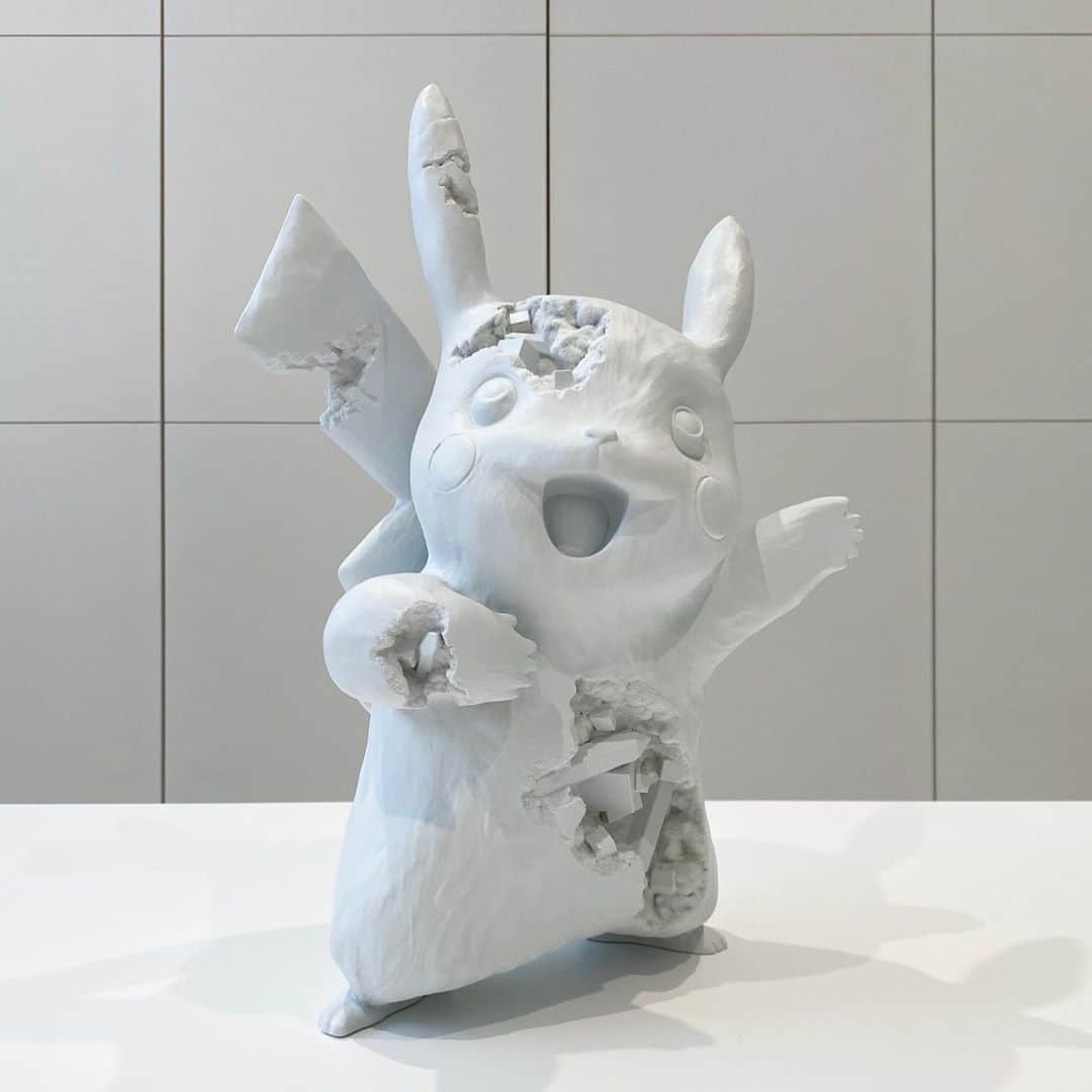VERBALのインスタグラム：「⚡️⚡️⚡️  オフィスに新しい仲間が増えました🙏🏻  @danielarsham  @pokemon_jpn  @nanzukaunderground」