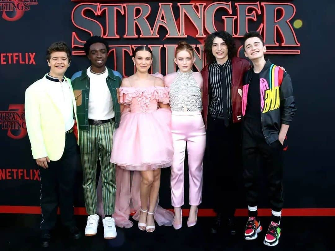 ミリー・ボビー・ブラウンさんのインスタグラム写真 - (ミリー・ボビー・ブラウンInstagram)「happy 4 year anniversary @strangerthingstv 💕 love you all sm.」7月16日 9時40分 - milliebobbybrown