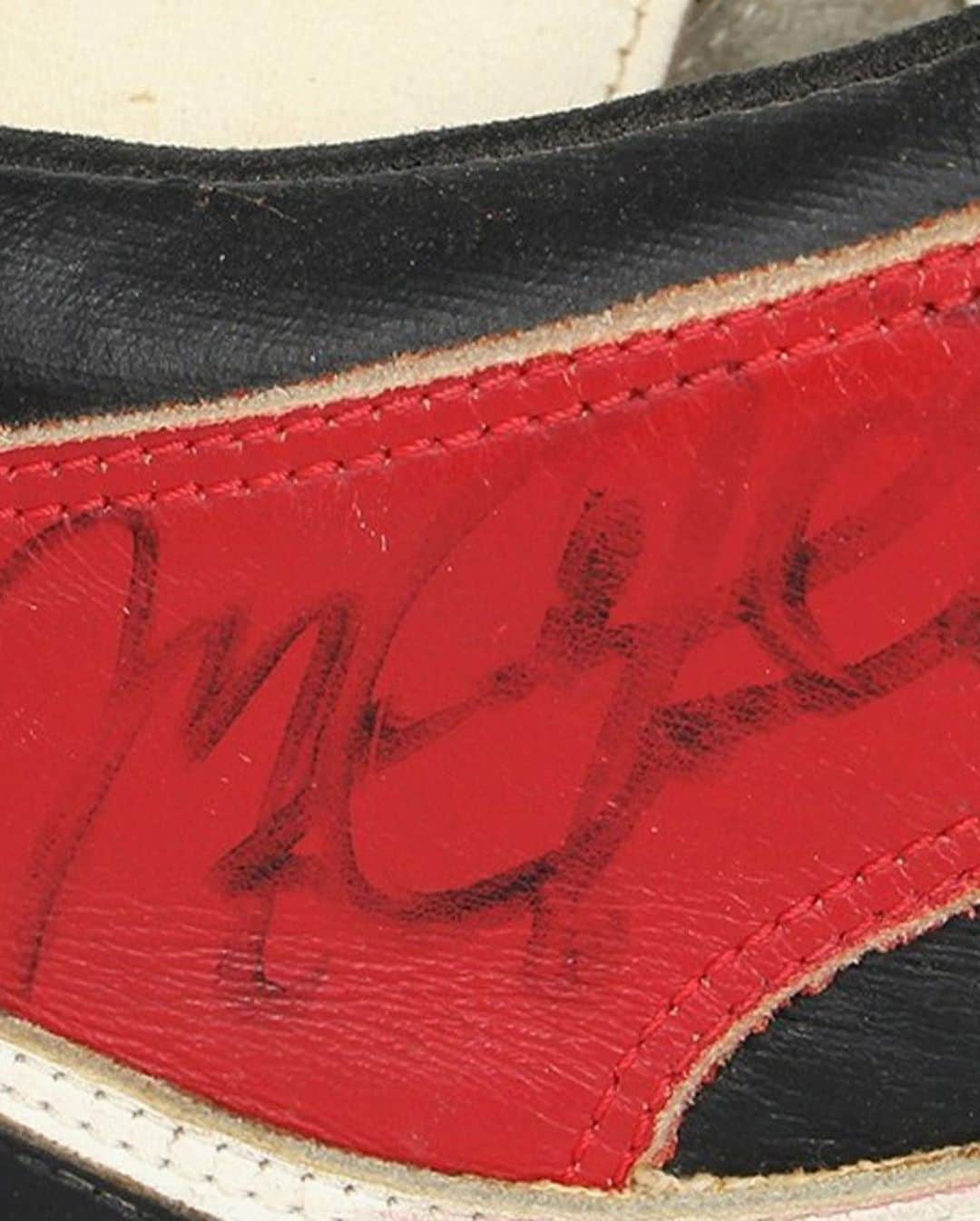 HYPEBEASTさんのインスタグラム写真 - (HYPEBEASTInstagram)「@hypebeastkicks: Michael Jordan's game-worn and signed Air Jordan 1 Post Injury PE Is up for auction. Dressed in a red, white, and black “Chicago” scheme, the shoe’s most notable modification is its white support strap, specially made for Jordan after he fractured his foot in the third game of the 1985-86 @nba season. These are estimated to sell for upwards of $500,000 USD. The auction is set to begin on July 22 via @gottahaverockandroll.⁠⠀ Photo: Dick Raphael/Getty Images」7月16日 9時51分 - hypebeast