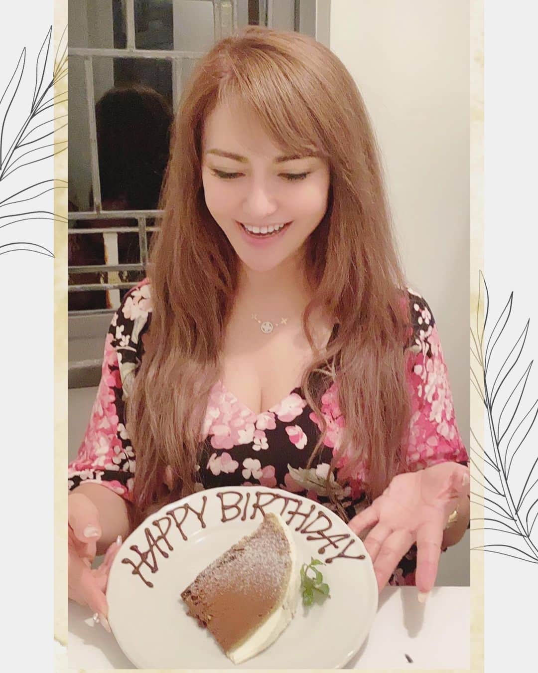 selfieneのインスタグラム：「12th July,My Birthday🎂 両親、家族、友人、関わってくださる皆様に#感謝 💖 #birthday  #thankful  #ありがとう 💖」