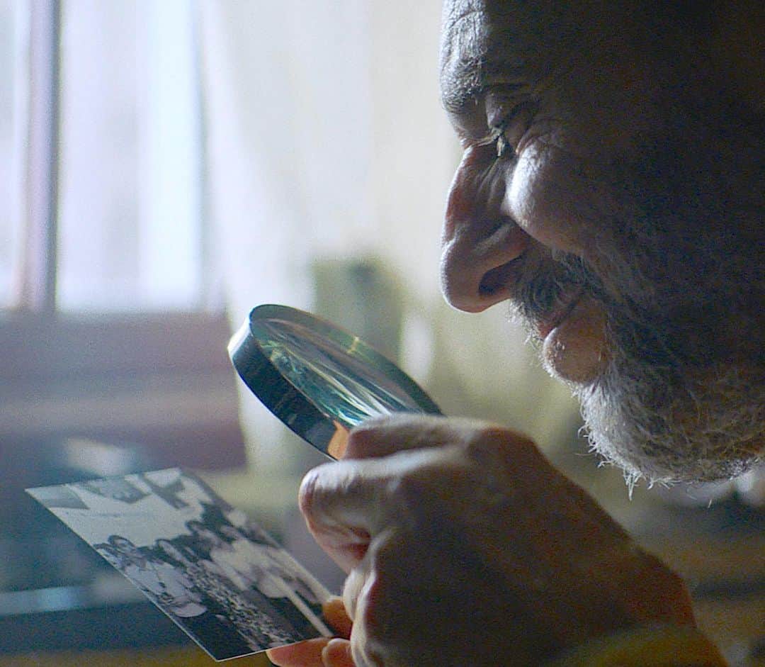 UPLINK film distributionさんのインスタグラム写真 - (UPLINK film distributionInstagram)「『#ぶあいそうな手紙』#アップリンク吉祥寺 にて、8月7日（金）より上映✉️✉️✉️ ・・・ #カエターノヴェローゾ の名曲と鮮やかに練られた脚本。 ブラジルから届いた可笑しくて温かい愛のお話💌 視力を失いつつある独居老人「78歳のエルネスト」と手紙の読み書きを頼まれたブラジル娘「23歳のビア」。 心を隠した手紙でいいの？エルネストが最後に宛てた手紙の相手とは？ ・・・ 監督：#アナルイーザアゼヴェード 出演：#ホルヘボラーニ、#ガブリエラポエステル、#ホルヘデリア、#ジュリオアンドラーヂ」7月16日 10時15分 - uplink_film