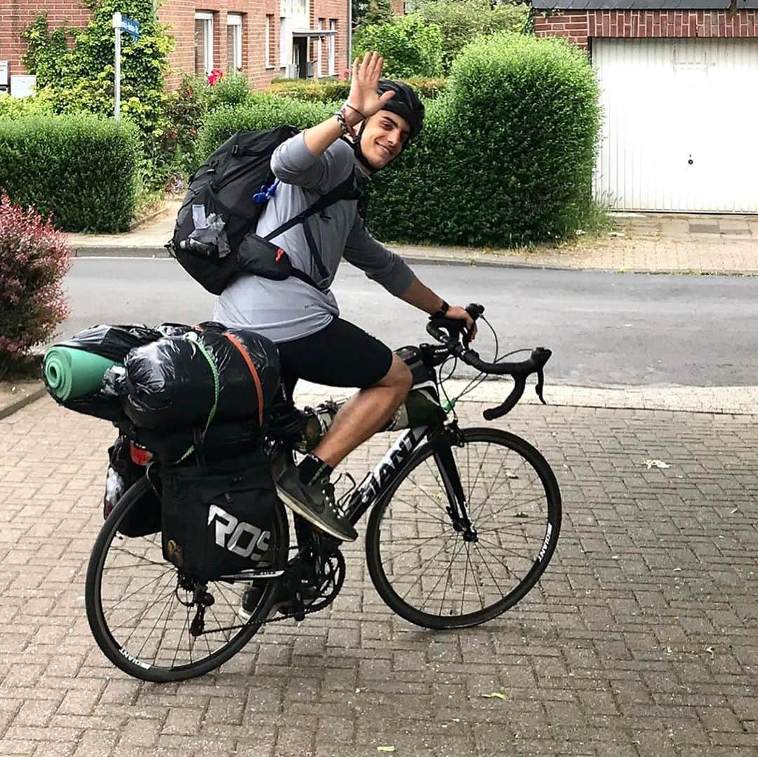 People Magazineさんのインスタグラム写真 - (People MagazineInstagram)「Canceled flights didn't stop one college student who was stranded in Scotland amid the coronavirus pandemic. 👏 Kleon Papadimitriou embarked on a biking journey across Europe on May 10 after all of his flights back to his home in Athens, Greece were canceled due to the outbreak of COVID-19. By June 27 — close to 2,175 miles and 48 days later— the 20-year-old finally arrived at his destination in Athens, amazed at his ability to accomplish such a daunting task solo. "I think I improved as a person, I'm more confident in myself, I'm more confident in my abilities," he said. ❤️ 📷: Courtesy of Kleon Papadimitriou」7月16日 21時24分 - people