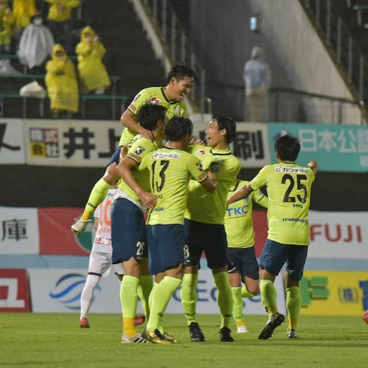 榊翔太さんのインスタグラム写真 - (榊翔太Instagram)「ホーム初勝利⚽️🔥 次も勝てるようにしっかり良い準備をしよう❗️  #栃木sc #榊翔太  #連戦　#みんなで乗り越えよう」7月16日 19時51分 - shota.sakaki