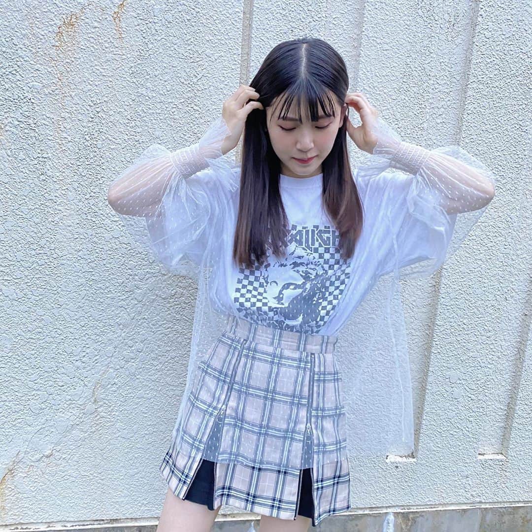 小林花南さんのインスタグラム写真 - (小林花南Instagram)「☺︎☺︎☺︎ スカートはファスナーを開けるとコーデの雰囲気とかが変わるのでお気に入り🐬」7月16日 19時54分 - 0i_.flower