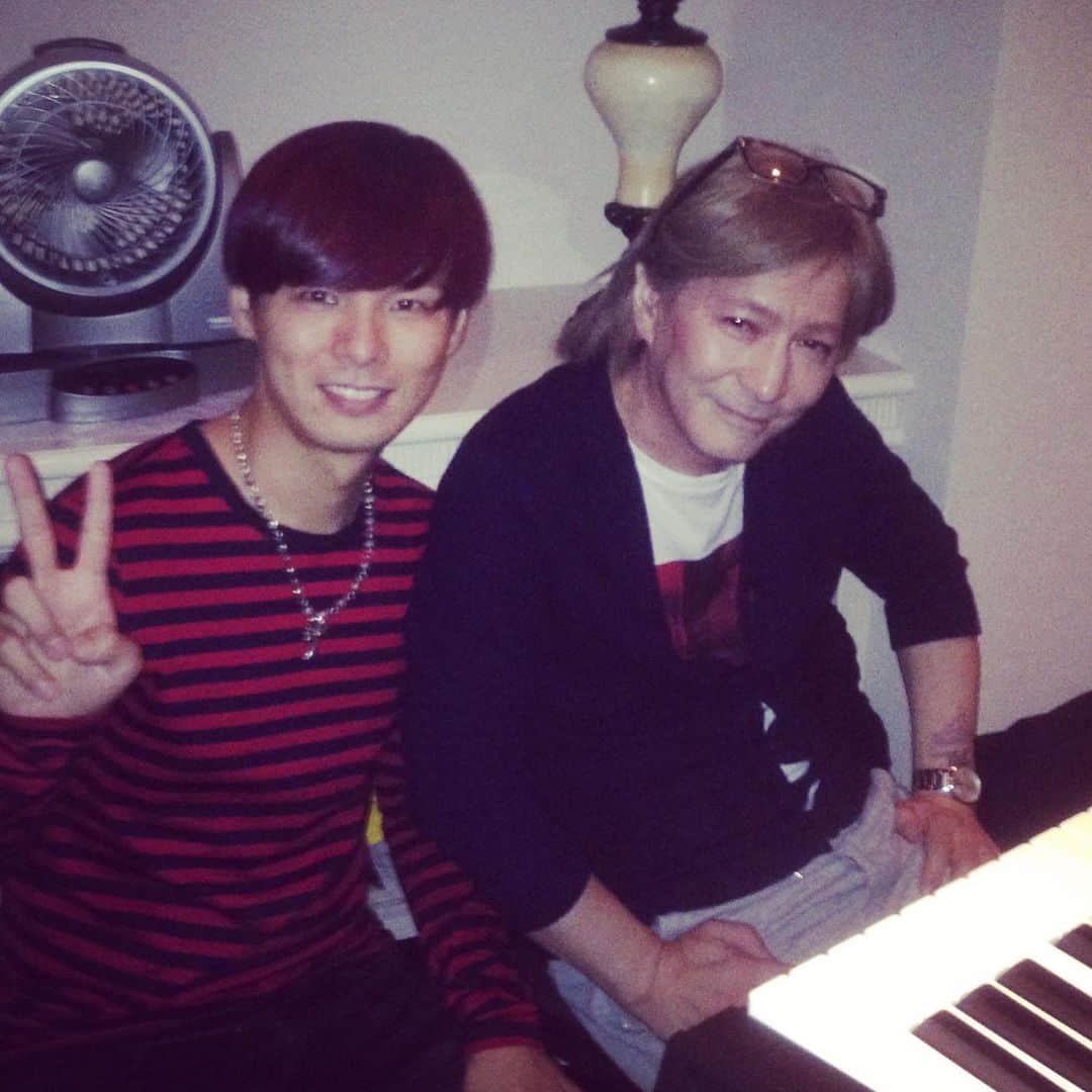 のインスタグラム：「小室さん2年ぶりに復帰👀 しかも乃木坂の楽曲で。 めちゃくちゃ嬉しいニュース！ 昔からお世話になってたので テンション上がりました。 #乃木坂46 #route246」