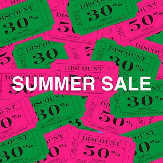 NUTTY Vintage&Collectibleのインスタグラム：「💥NEWS💥 ㅤㅤㅤㅤㅤㅤㅤㅤㅤㅤㅤㅤㅤ 🌈🌈NUTTY 2020 SUMMER SALE🌈🌈 !!!7/18(SAT) START!!! ㅤㅤㅤㅤㅤㅤㅤㅤㅤㅤㅤㅤㅤ 🛒〜〜〜〜〜〜〜〜〜〜〜 SUMMER SALE LINE UP 〜〜〜〜〜〜〜〜〜〜〜〜🛒 🎟30%~50% OFF TICKET SALE 💎VINTAGE JEWELRY : EVERYTHING 10%OFF 🛀EVERYTHING ¥1000 BATHTUB 〜〜〜〜〜〜〜〜〜〜〜〜〜 ㅤㅤㅤㅤㅤㅤㅤㅤㅤㅤㅤㅤㅤ 毎年恒例！🎟TICKET SALE🎟 今年はなんと💚どどん！と⭕️30%-50%OFF⭕️ ㅤㅤㅤㅤㅤㅤㅤㅤㅤㅤㅤㅤㅤ さらに今年は-VINTAGE JEWELRY-が対象外なしの10%OFF！そして大人気のバスタブ内¥1000セールも復活しちゃいます🛀💸 ㅤㅤㅤㅤㅤㅤㅤㅤㅤㅤㅤㅤㅤ 🛒詳細はBLOGでもご紹介しております🛒 https://nuttyblog.exblog.jp/29097615/ ㅤㅤㅤㅤㅤㅤㅤㅤㅤㅤㅤㅤㅤ なが〜い梅雨が明け、いよいよ夏本番！ NUTTYスペシャルサマーをお見逃しなく★ ㅤㅤㅤㅤㅤㅤㅤㅤㅤㅤㅤㅤㅤ ※SALE期間中も感染予防対策の為お客様の入店数の制限等ご協力いただく場合がございます。ご了承くださいませ。」