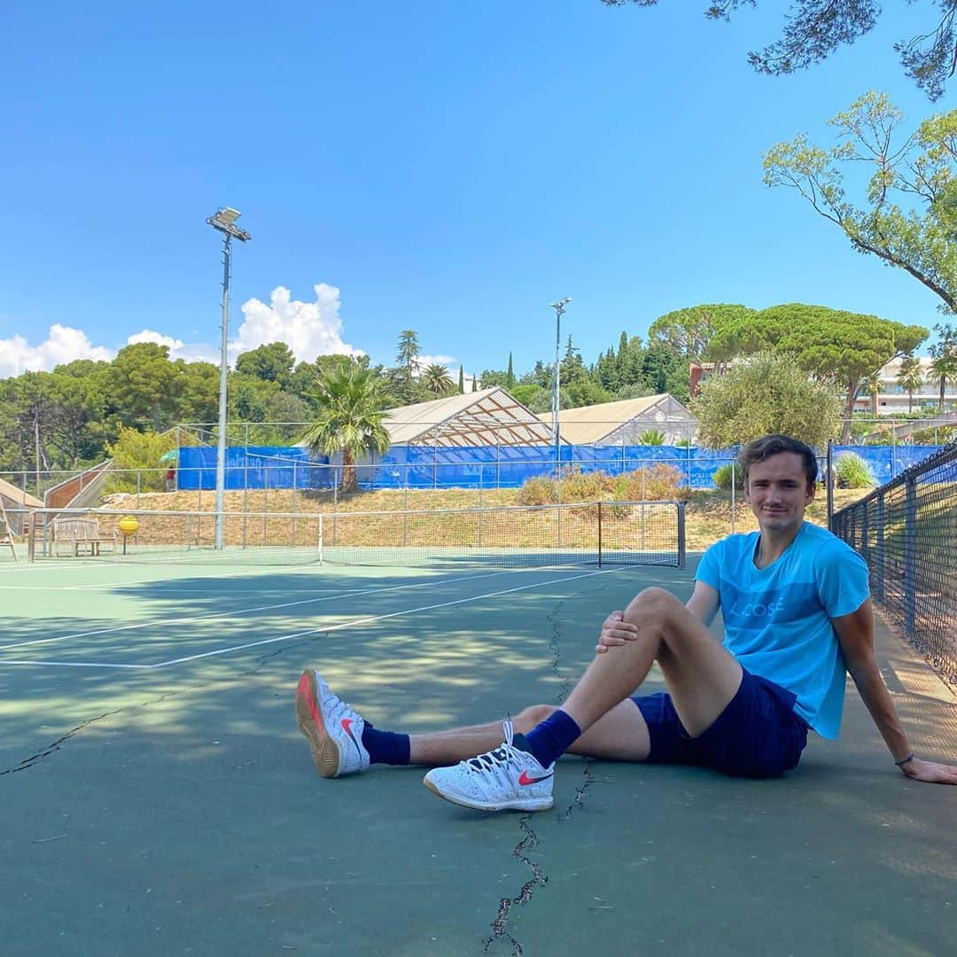 ダニール・メドベージェフのインスタグラム：「Waiting for the season to restart like // Жду возобновления сезона」