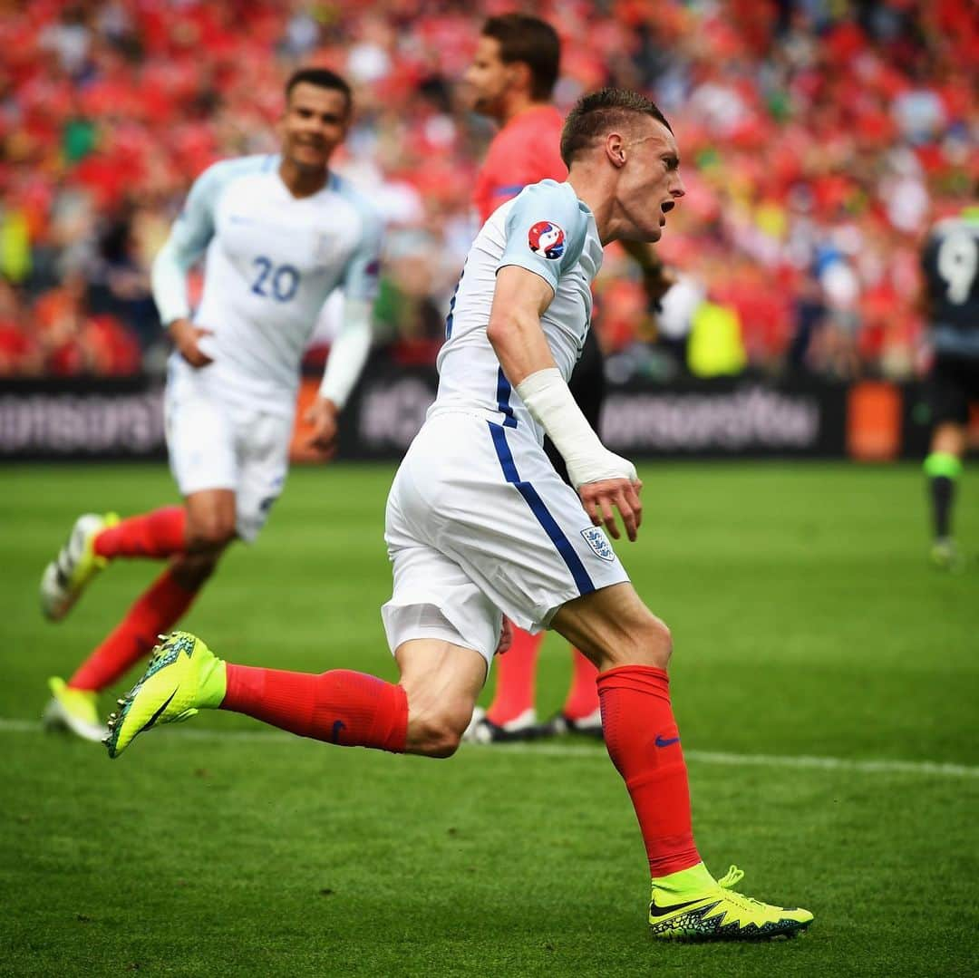 サッカー イングランド代表チームさんのインスタグラム写真 - (サッカー イングランド代表チームInstagram)「See you in October, @fawales! 👊」7月16日 20時07分 - england