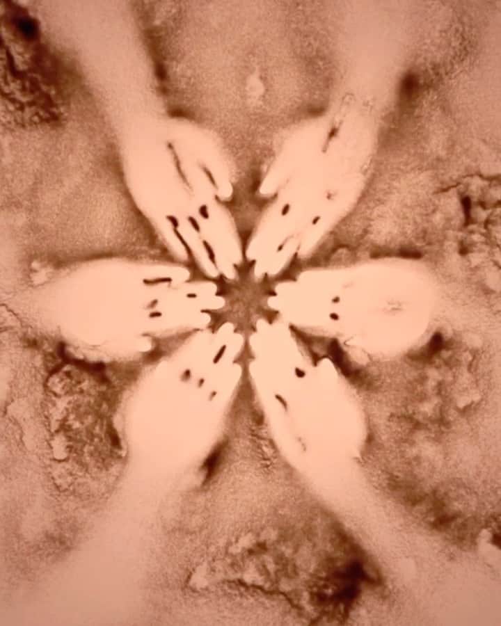 KENSHIN -XTRAP-のインスタグラム：「Sand Art × Finger Kaleidoscope Sand Art by @keita_funamoto  Finger Kaleidoscope by @xtrap.official」
