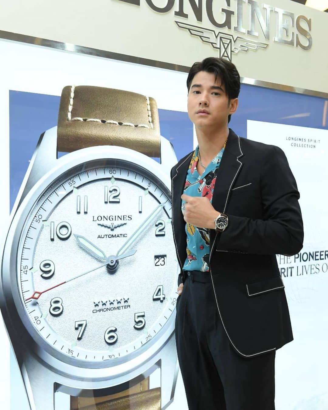 マリオ・マウラーさんのインスタグラム写真 - (マリオ・マウラーInstagram)「@longines ชวนมาสัมผัสเรือนเวลารุ่นใหม่ประจำปี 2020 ภายในงาน Siam Paragon Watch Expo 2020 โดยมีไฮไลท์พิเศษ “Longines Spirit” คอลเลกชั่นใหม่ล่าสุดที่นำมาให้ชมที่นี่เป็นครั้งแรก นอกจากนี้ยังมีนาฬิการุ่นโดดเด่นอื่นๆ อย่าง Heritage Classic 1946, Flagship Heritage, HydroConquest หน้าปัดสีเขียว, Master Moonphase และอื่นๆอีกมากมาให้เลือกชมกันได้ตั้งแต่วันนี้ – 29 กรกฎาคม ณ บริเวณ Hall of Fame ชั้น M ศูนย์การค้า สยามพารากอน  #LonginesThailand #Eleganceisanattitude #LongineSpirit」7月16日 20時26分 - mario_mm38