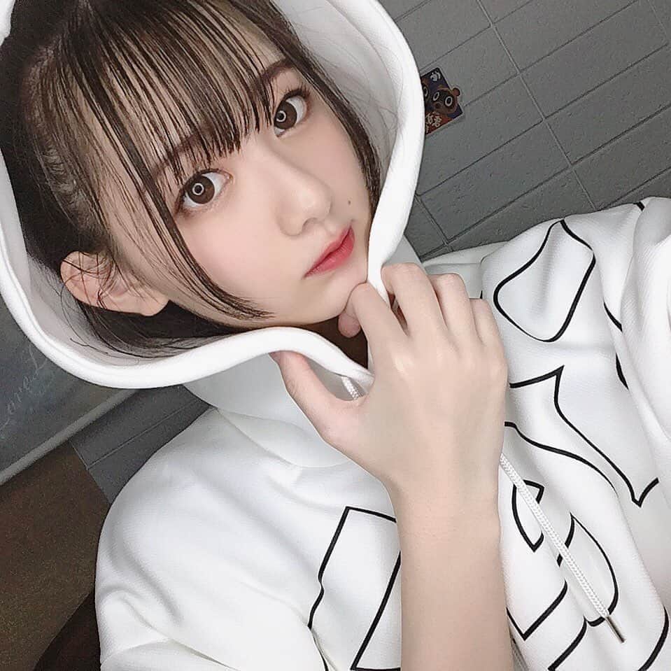 皆藤悠柚さんのインスタグラム写真 - (皆藤悠柚Instagram)「白パーカー⋆͛‪‪❤︎‬⋆͛ ・ #パーカー女子 #高校生 #女子高生 #高校1年生 #自撮り女子 #白 #リザード #せるふぃー #rezard #jk #fjk #jk1 #followｍe #likeme」7月16日 20時42分 - yuuyu_114