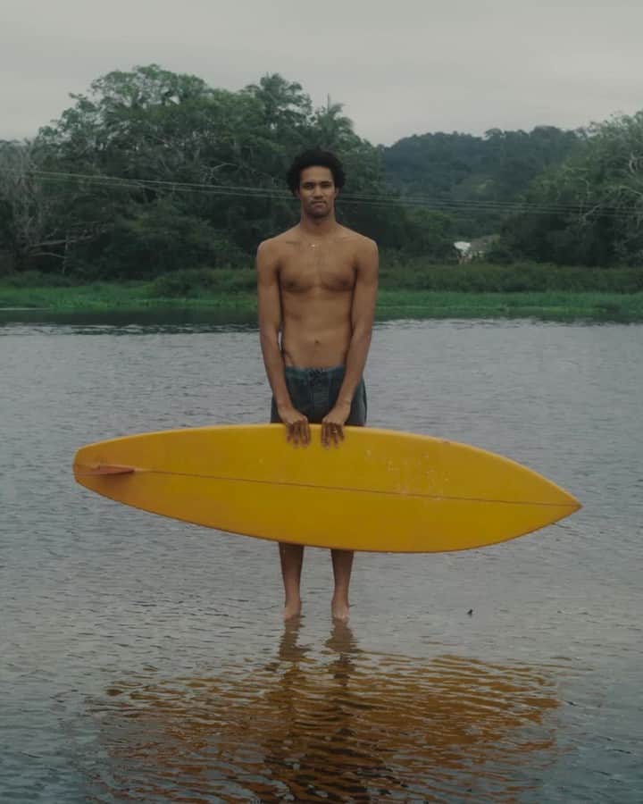 MR PORTERのインスタグラム：「ICYMI: We took to the waves with pro-surfer Mr @mikeyfebruary to kick off the launch of our new #MRPORTERGoneSurfin' collection. Head to the link in bio to watch the full film. 📷 @misha_taylor」
