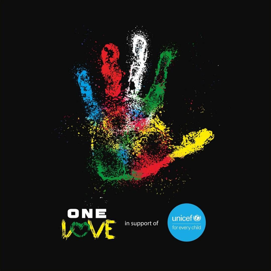 unicefさんのインスタグラム写真 - (unicefInstagram)「In support of children most affected by #COVID19, the Marley family is releasing a new version of @bobmarley's iconic One Love song - coming out this Friday! The #OneLoveOneHeart artwork is a collaboration between New York City based artist @iamjamelrobinson and 11-year-old Malik who attends @ghettoyouthsfoundation’s Cornerstone Learning Center in Trench Town, Jamaica.⠀ Swipe to see how the artwork was created using Malik and Jamel's paintings.⠀ @OneLoveOneHeart2020 @amplified.records」7月16日 13時15分 - unicef