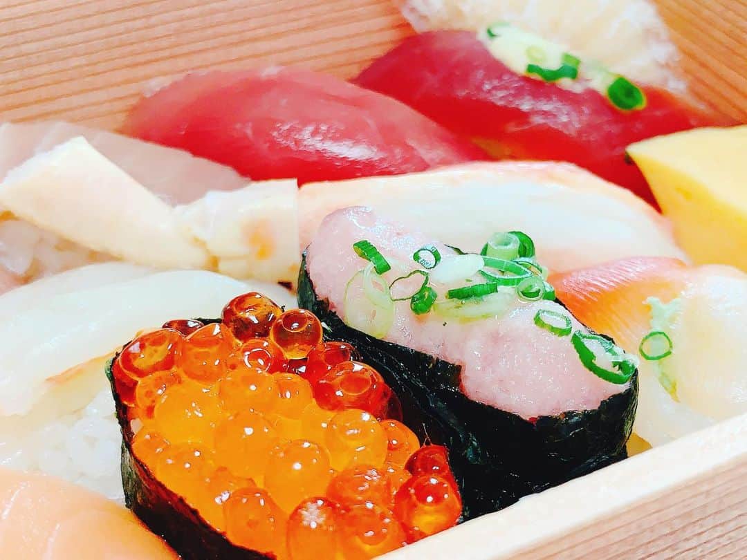 中村愛さんのインスタグラム写真 - (中村愛Instagram)「🍽♡ ・ ・ ・ 最近食べたご飯たち🍚✨ 見ているだけでまた食べたくなるw  あ、毎日 #タッパー弁当 は作ってるんですよ。撮り忘れておりますw #ご飯記録  #三度の飯より甘いもの  #ウーバーイーツ でいつも頼むお寿司🍣行ったことないのにウーバー常連」7月16日 13時49分 - nakamuramura_ai