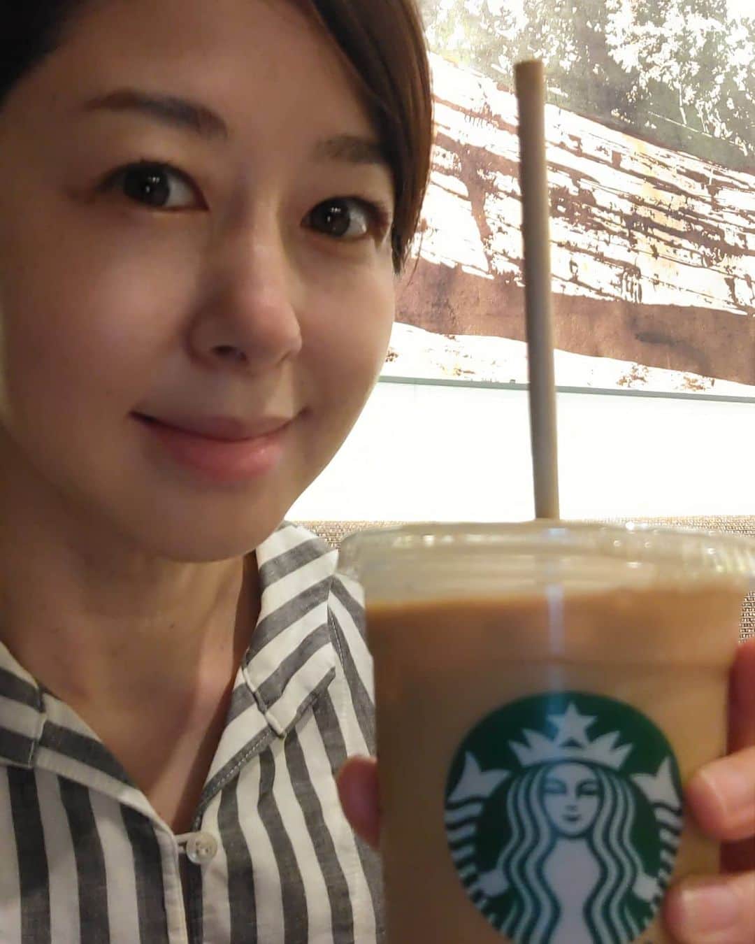 堀内敬子さんのインスタグラム写真 - (堀内敬子Instagram)「初めての。ワンモアコーヒー。  ひとつめは、ピラティスの後。 もうひとつは、子供の習い事中。  ありがとう。スターバックス。  ひとやすみ、させてもらってます😆  #スターバックス #ひとやすみ #少し大人になってコーヒーも飲みます #マスクで鼻が赤くなっちゃう」7月16日 15時44分 - horiuchi_keiko