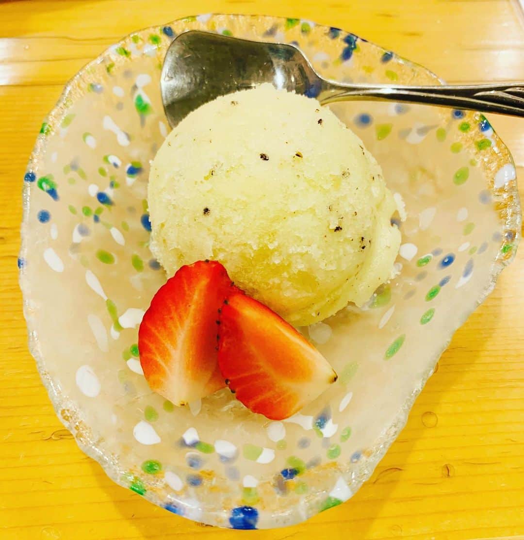 入江悠さんのインスタグラム写真 - (入江悠Instagram)「はじめて入った寿司屋で、うまいす、これもうまいすね、と独り言を言い続けてたら、秘蔵の自家製デザートもらった、」7月16日 21時26分 - u_irie