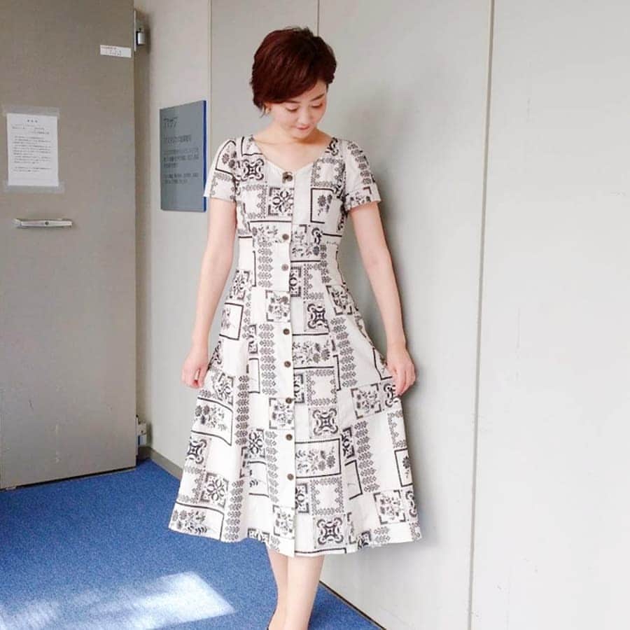 のインスタグラム：「今日の衣装、Swingleさんのワンピースです🍀  この後の今日感ニュースでは、東南アジアタイ・バンコクと中継で繋ぎ、変化が表れつつあるタイの観光戦略についてお伝えします‼️‼️」