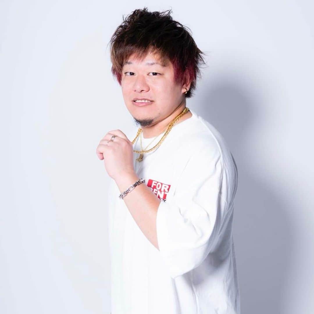 せーぎのインスタグラム：「お題:よくある企業の社長紹介🥺  天下のKADOKAWAさんから 本出てます！」