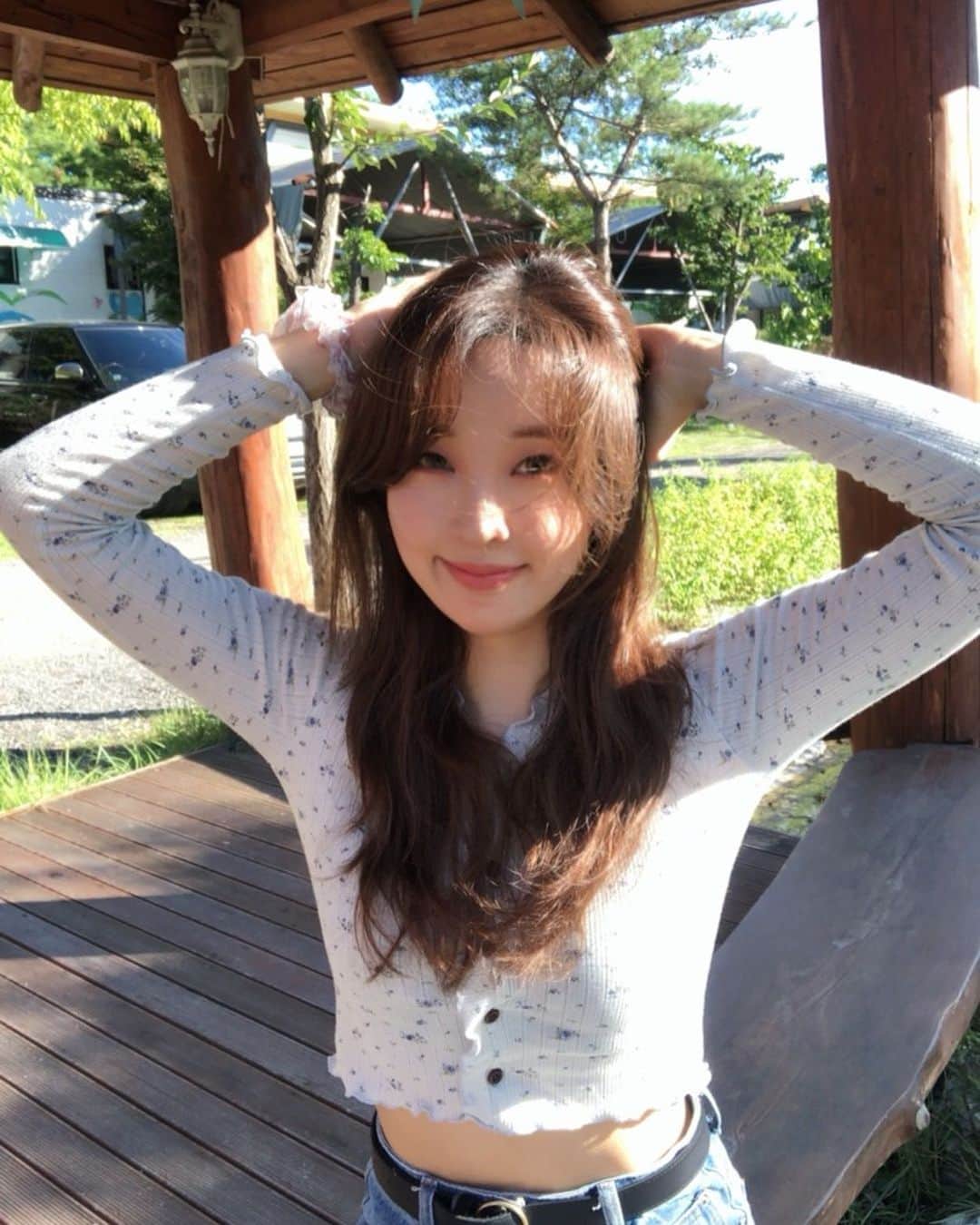 チョン・ジユンのインスタグラム：「햇빛가즘🌞  낫투데이🌼」