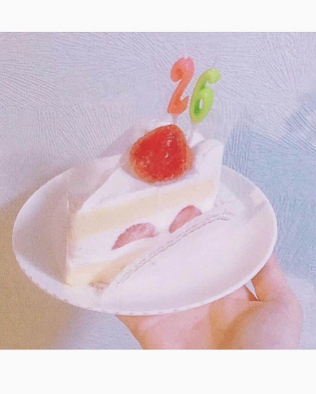 まきろん。さんのインスタグラム写真 - (まきろん。Instagram)「26歳の誕生日でした🐈🍉🌼﻿ ﻿ 毎日穏やかに過ごしています。  日々を宝物にできる心を忘れないように。!」7月16日 16時21分 - natsuyagimaki