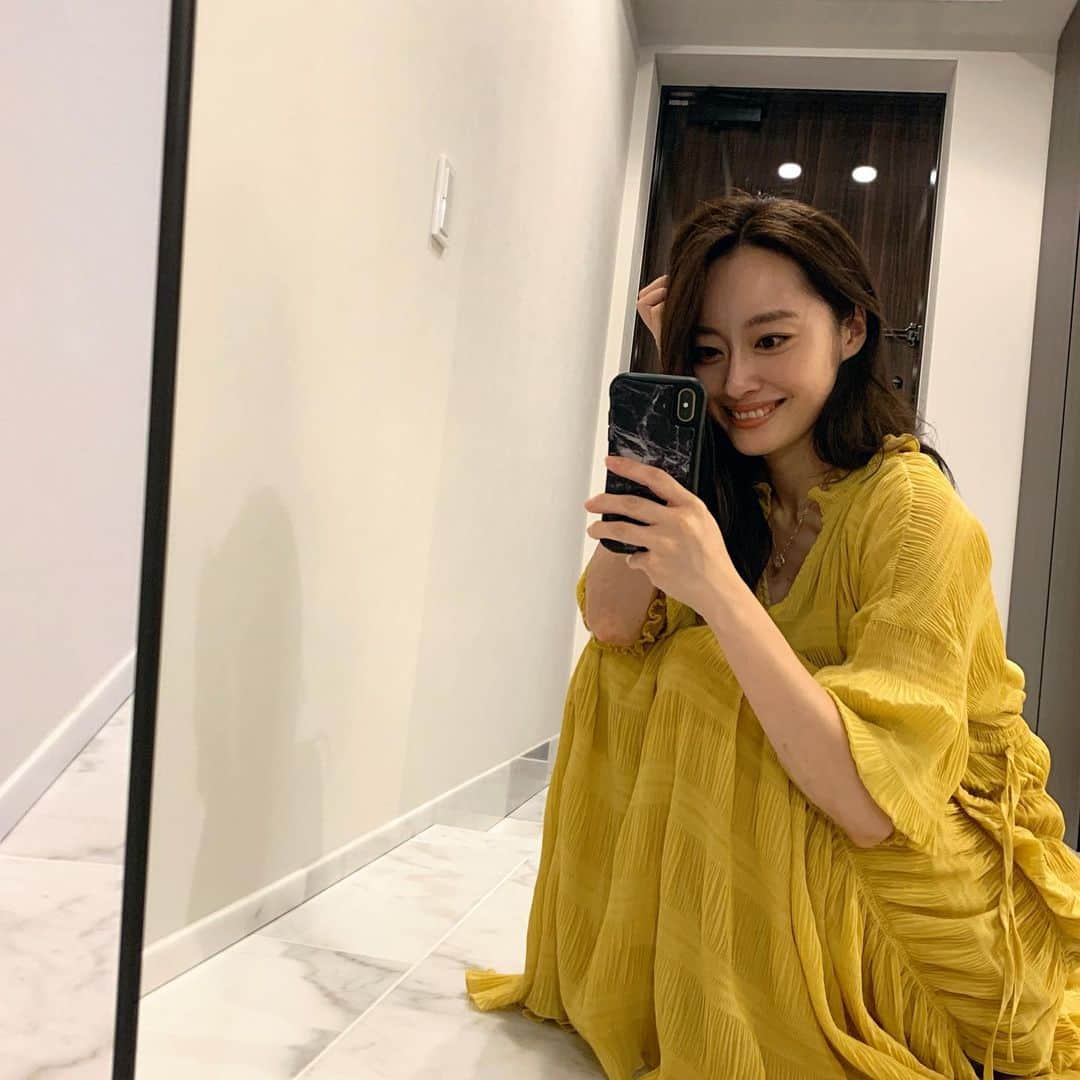 小祝麻里亜のインスタグラム：「まだまだコロナが心配だからこそ、お家で気兼ねなく洗える洋服は助かります👗来週予定の梅雨明け、待ち遠しいですね☺️☔️☀️  ． ． ． one-piece． @amerivintage  ． ． ．＿＿＿＿＿＿＿＿ #outfit #coordinate #look #instafashion #셀스타그램 #얼스타그램 #코디 #스타일링 #데일리 #데일리룩 #오오티디」