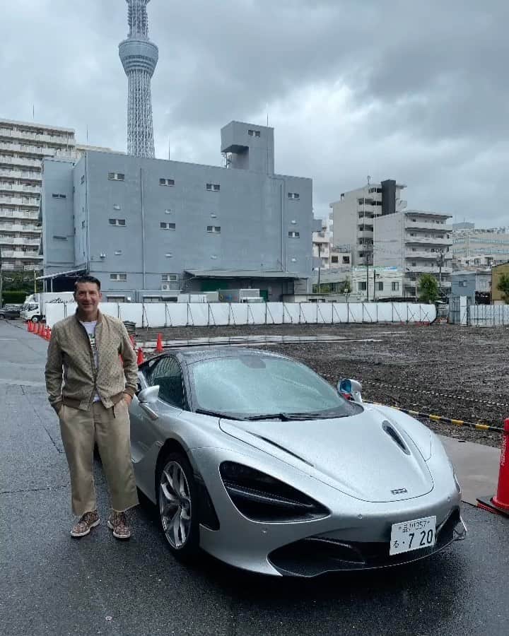 パンツェッタ・ジローラモのインスタグラム：「#Mclaren #supercars #mclaren_fansclub #enjoylife #tokyo #mylife #itsbeautiful #drive #japan #mclaren_720s #leonmagazinejapan #」