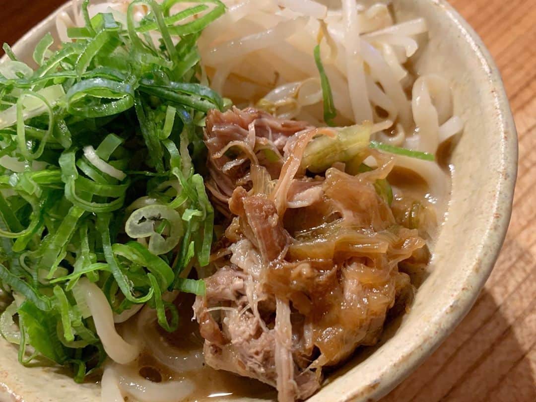 小森純のインスタグラム：「つけ麺な日。 ・ とみたのつけ麺がめっちゃ美味しくて月1ペースで食べてます😏。 スーパーで買ってます☺️ ・ 煮豚と、煮卵だけ頑張って作りました☺️ ・ 煮豚のレシピはちょっと前に載せてます◎ ・ #つけ麺#とみた#煮豚#煮卵#とみたのつけ麺」
