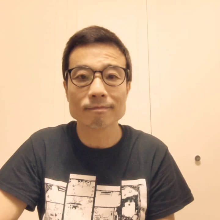磯部正文のインスタグラム：「3 月 7 日(土)TSUTAYA O-EAST にて予定をしており長らく延期としておりました、HUSKING BEE 25th Anniversary “The Show Must Go On” Tour FINAL SERIES 東京公演ですが、メンバーおよびスタッフや関係各所において熟慮を重ねて参りましが、新型コロナウイルス感染拡大収束の目処も立たない状況の中、”25 周年”という節目を締めくくるツアー最終公演を行うには、まだまだ厳しいとい う結論に至り、苦渋の決断ではございますが本公演を中止とさせて頂きます。 何よりも先ずは、来場されるお客様の安全と安心を確保し、なおかつ何も気にせずに楽しんで頂ける状況にはまだまだ時間が掛かると判断したのが一番の理由です。 楽しみにしてご来場して下さるお客様には、何も気にせず一緒に 25 周年をお祝いしてもらいたいという気持ちです。 公演を楽しみにチケットを買っていて下さった皆様には、長くお待たせしたと共に中止と判断せざるを得なかった事、誠に申し訳ありません。 本当に残念で仕方無いですが、遠くない未来に、皆さんと一緒に 25 周年のファイナルをお祝いして頂ける機会を必ず作りたいと思います。 1 日も早い収束を願い、皆様に安心な日々が訪れますように。 HUSKING BEE  【払い戻しに関して】 お手持ちのチケット（紙・電子チケットともに）は全て払い戻しとさせて頂き ます。 払い戻し期間、方法は下記をご確認下さい。 HUSKING BEE 25 周年記念サイト：http://www.husking-bee.com/25th_anniv/」