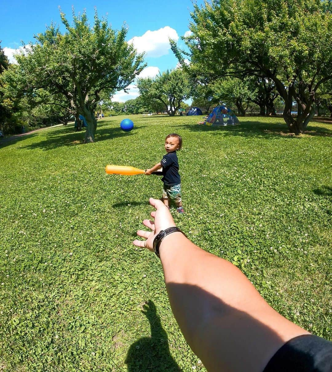 GoProさんのインスタグラム写真 - (GoProInstagram)「未来のホームラン王。⚾️ #GoProLiveIt 📷 @kazuya_0324 ・ #GoPro で撮ったお気に入りの作品を応募して賞金や商品をゲットしよう！応募は @GoProJP プロフィールのリンクから🔗 ・ ・ ・ #GoProJP #GoProのある家族 #野球 #草野球 #家族 #週末家族 #アウトドア」7月16日 17時05分 - goprojp