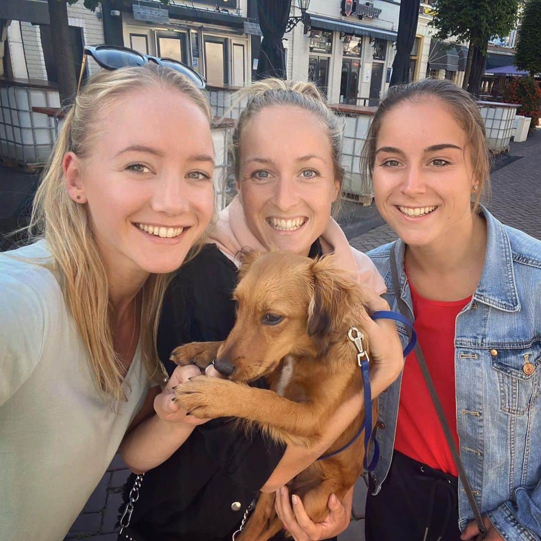 ヴェラ・ファン・ポールのインスタグラム：「Yesterday’s coffee date ☕️🥰」