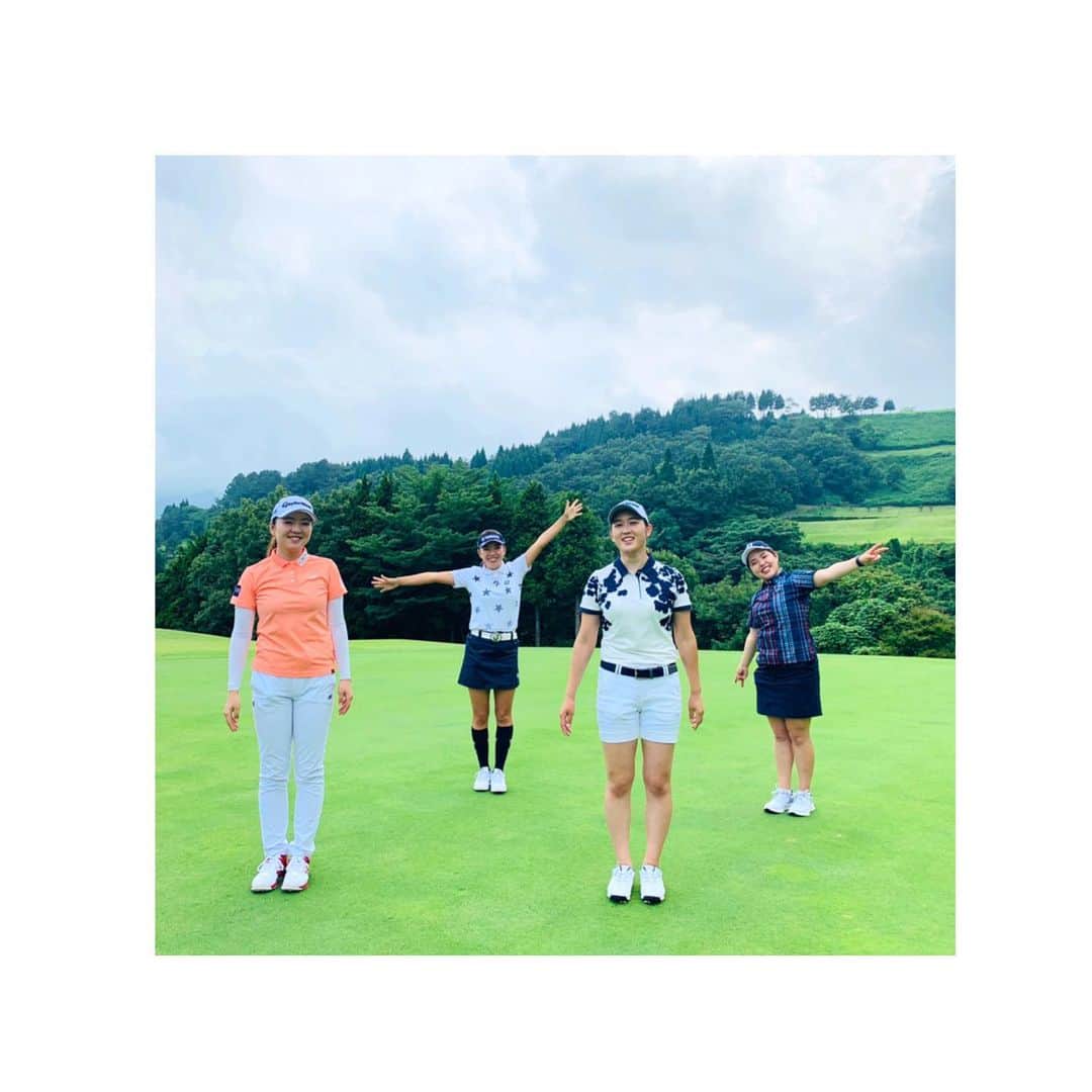 のインスタグラム：「__________** . . 今日はソーシャルディスタンスを 配慮しながらの撮影でした~🥴 . . 放送日わかり次第 また告知します ☺️ . . 大分放送ですが… 🤣 .」