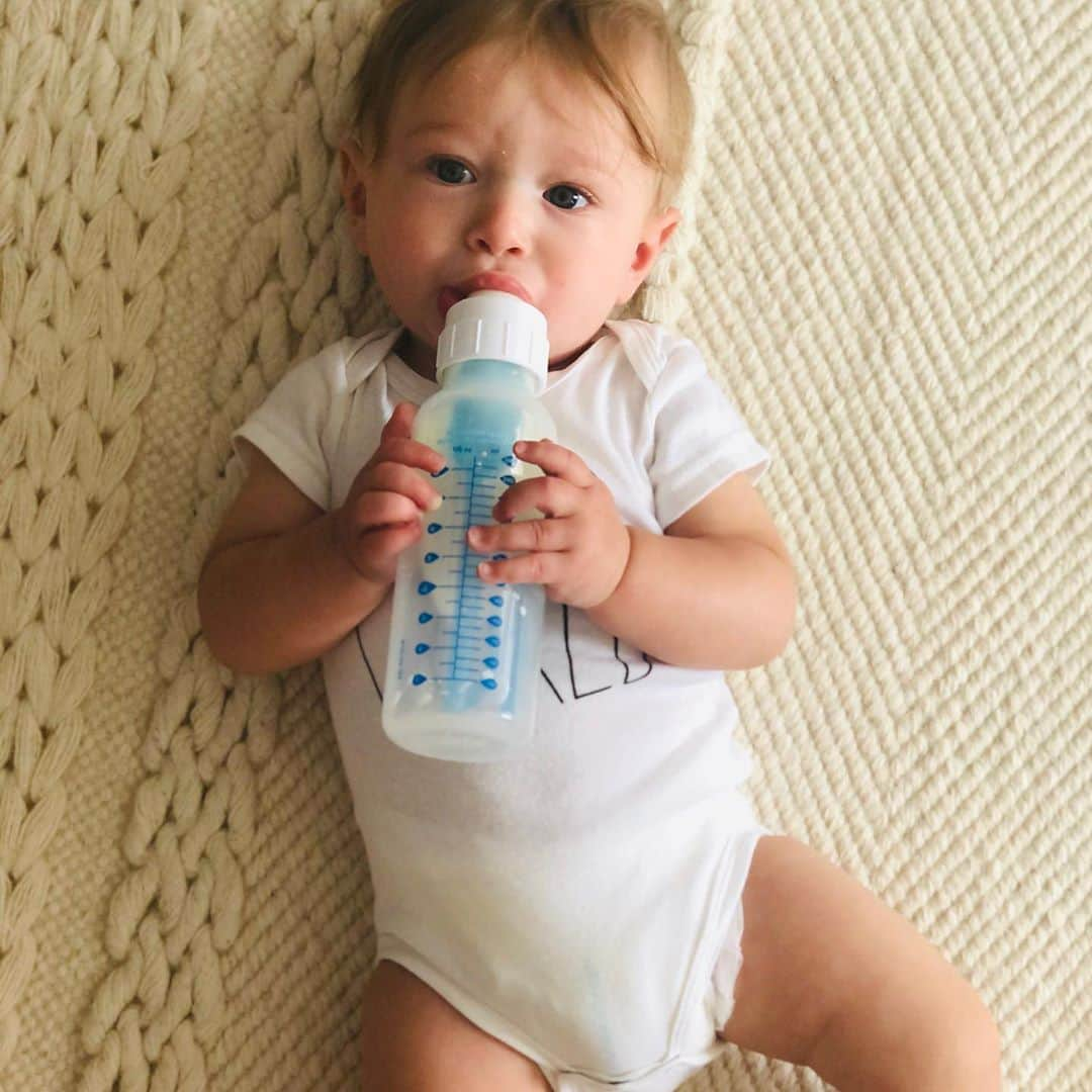 カミーユ・グアティさんのインスタグラム写真 - (カミーユ・グアティInstagram)「My sweet boy is 9 months already!!! Words can’t express how grateful I am to be a mother to this little nugget and how lucky I feel to have found a donor who was willing to share this gift with me. Thank you a million times over! #donoregg #deivf #donorconceived #donor #noregrets #momsofinstagram」7月16日 18時13分 - camilleguaty