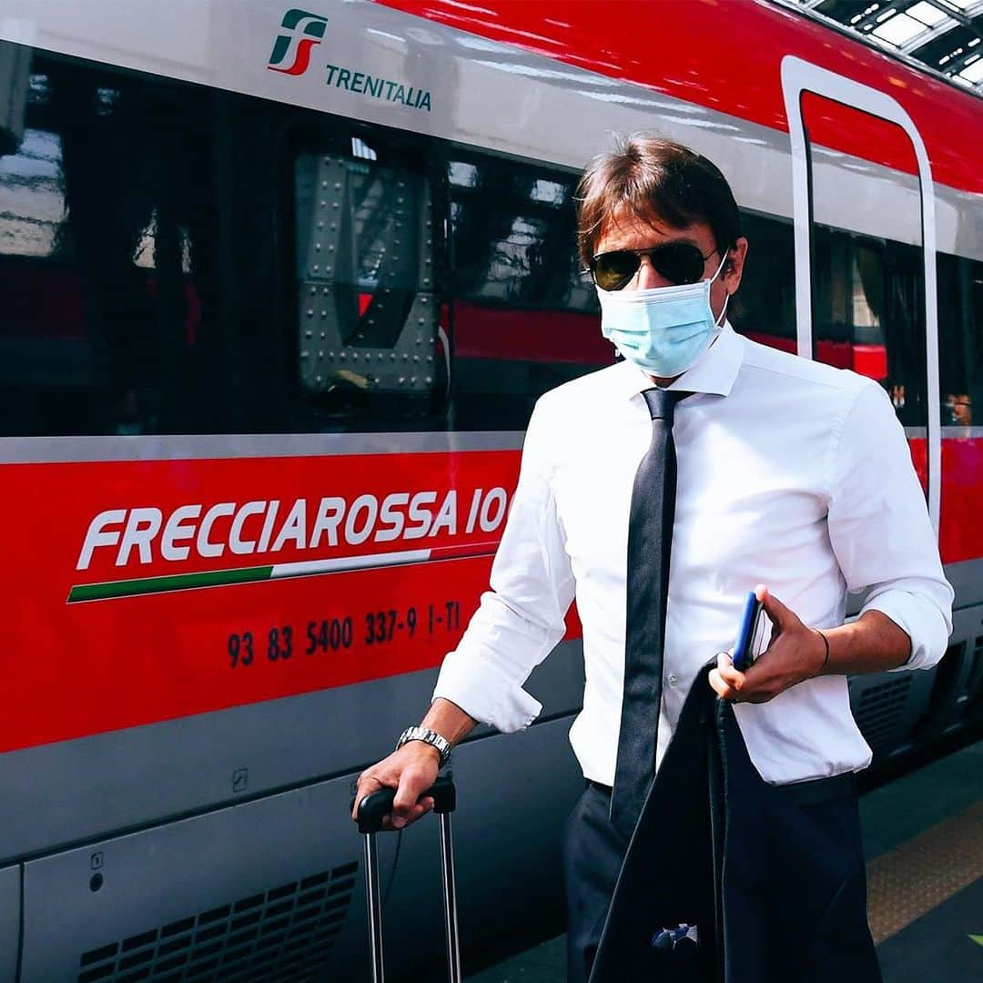 インテルナツィオナーレ・ミラノさんのインスタグラム写真 - (インテルナツィオナーレ・ミラノInstagram)「JOURNEY 🚊🔜🏟 Off to Ferrara! Tonight, #SpalInter. ForzaInter! #Inter #SerieA #Football」7月16日 18時19分 - inter